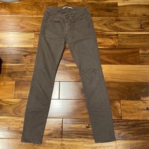 Vince Skinny Jeans *very good condition flattering fit, fits more like Size 25